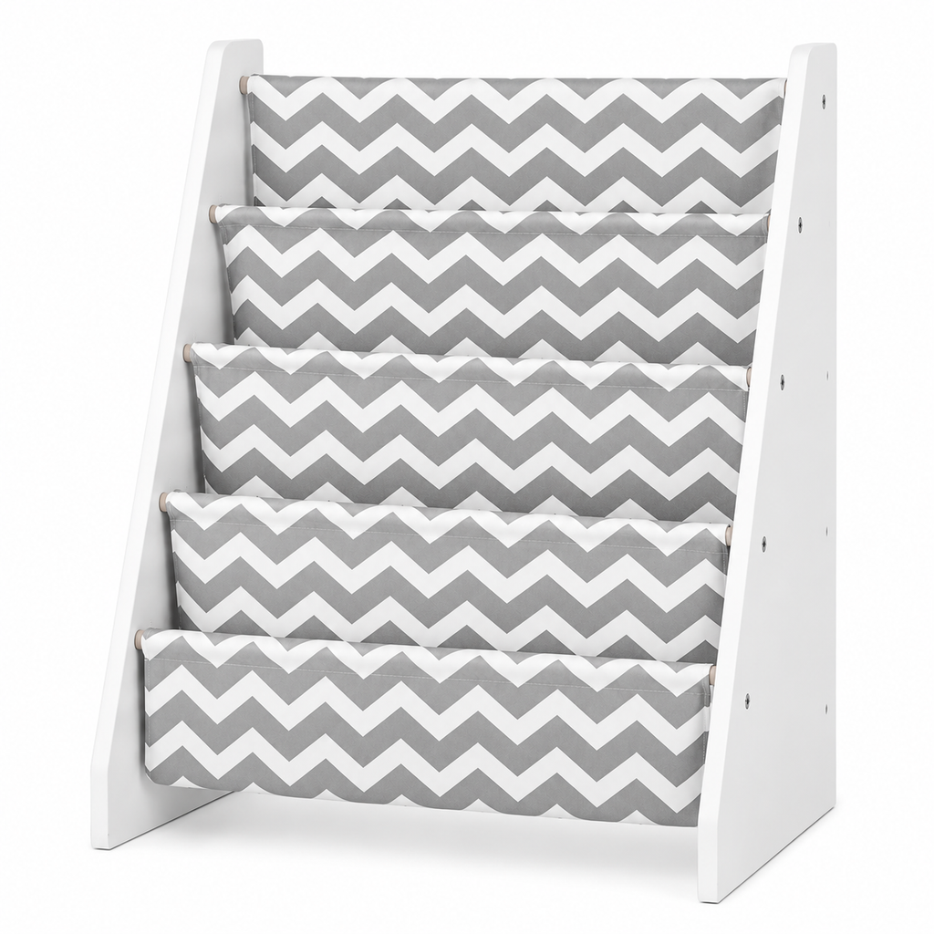 Bibliothèque enfant blanche avec quatre poches suspendues en tissu gris clair à motifs chevrons